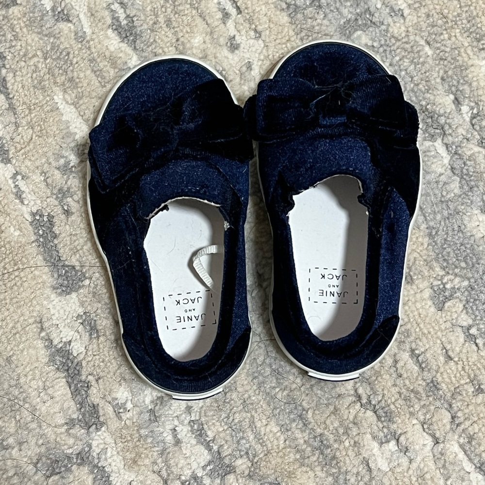 Janie and Jack navy velour slip ons with bow